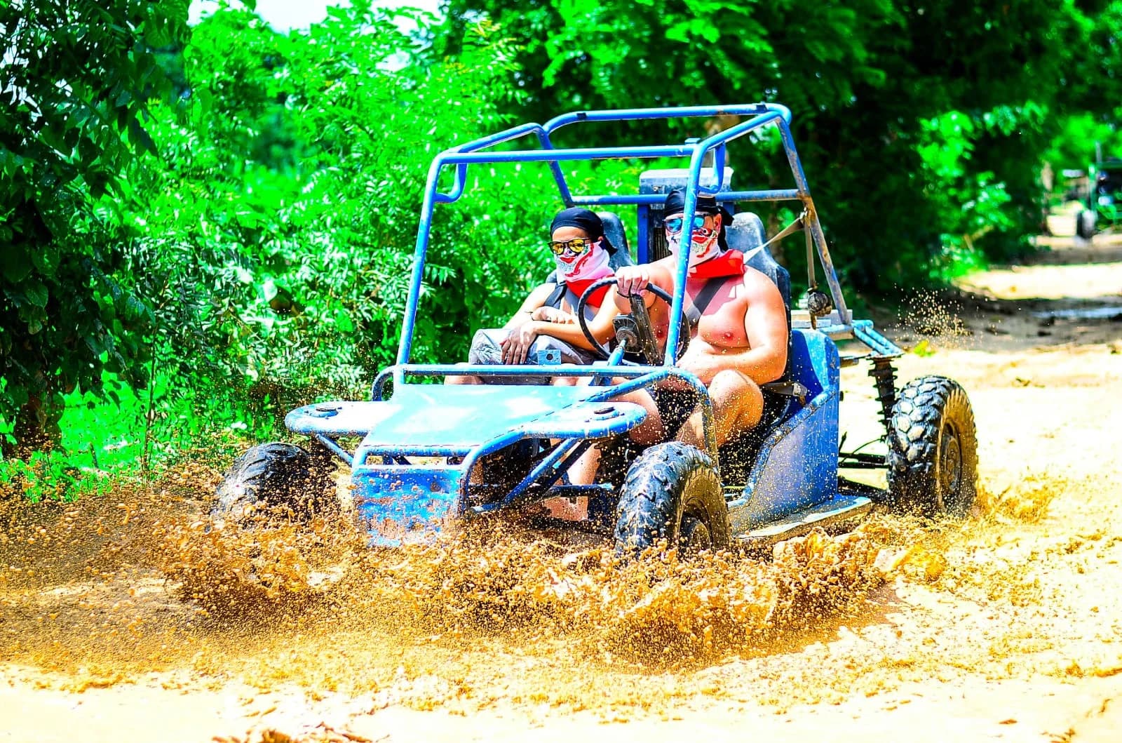 Buggy privado en Punta Cana con cenote y almuerzo dominicano 5